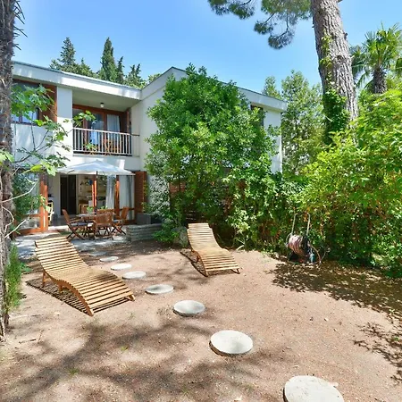 Kondura With A Sea View Holiday home