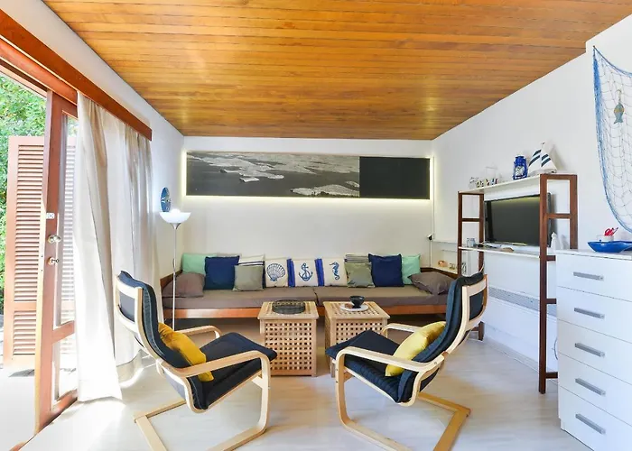 펜션 Kondura With A Sea View *